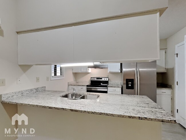 Building Photo - 10983 Morning Dove Dr