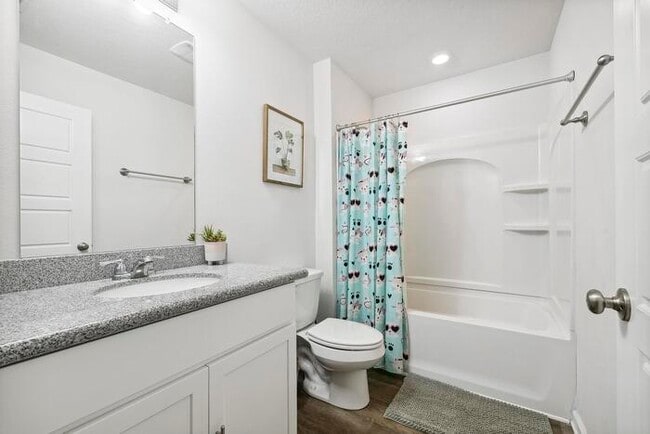 Building Photo - Updated and Move In Ready 4/2 in Cantonment