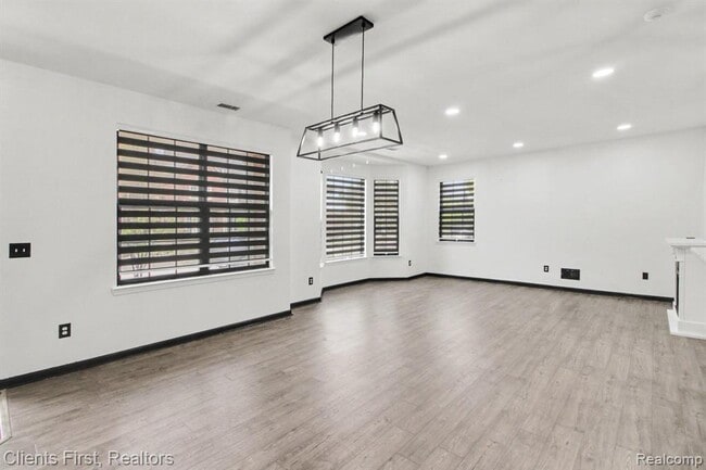 Building Photo - 47547 Ormskirk Dr