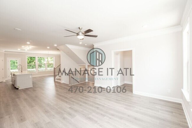 Building Photo - Elegant 4 bedroom Townhome in Chamblee close to I-85