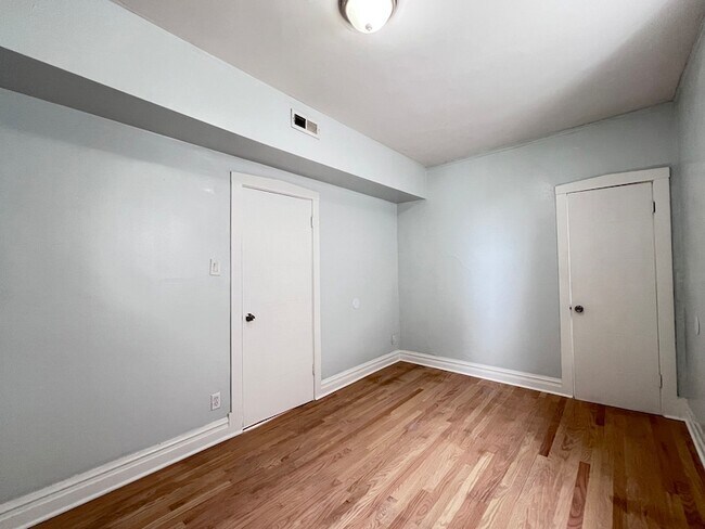 Building Photo - 8856 S Lowe Ave