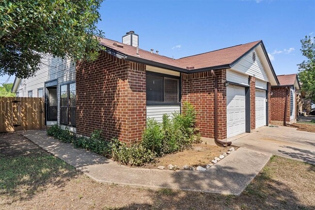 Building Photo - 13357 Water Oak Ln