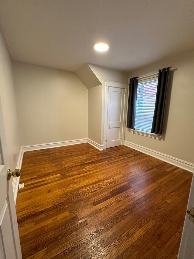 Bedroom #1 - 5331 Devonshire Ave