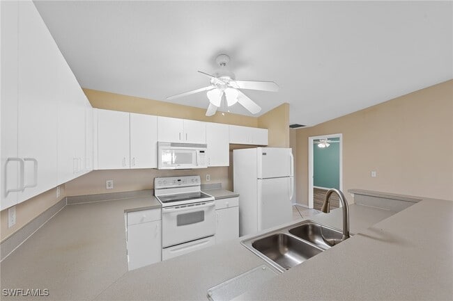 Building Photo - 841 SE 8th Terrace