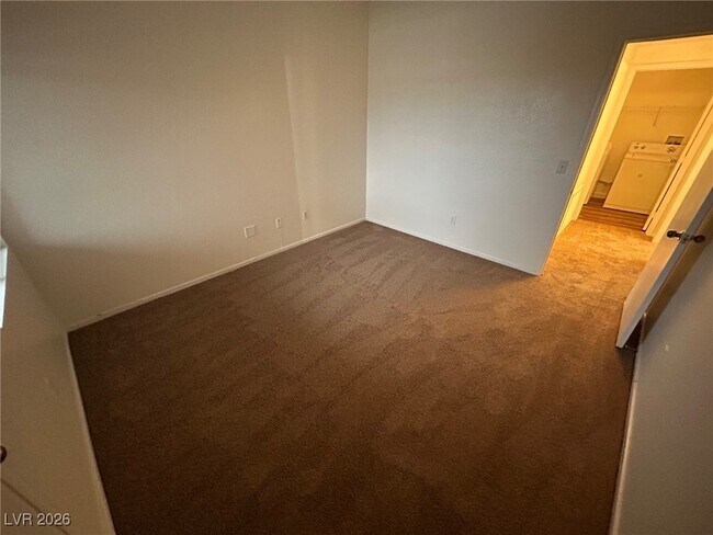 Building Photo - 8250 N Grand Canyon Dr