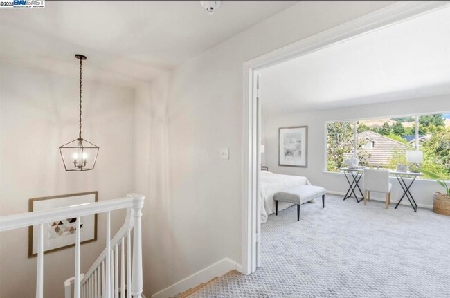 Building Photo - 5 Stuart Pl