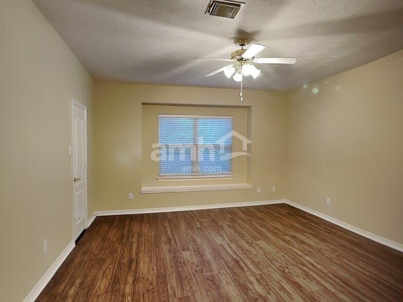 Building Photo - 38011 W Sulphur Creek Dr