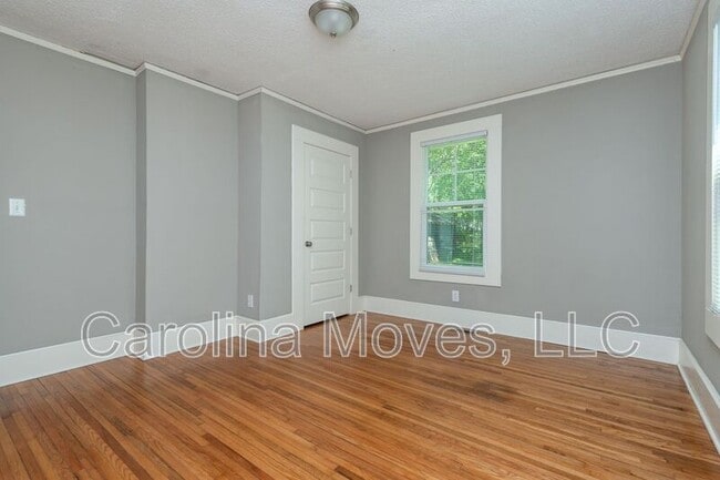 Building Photo - 306 Powell St