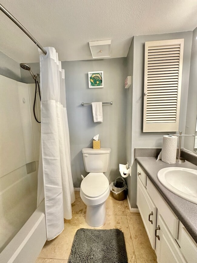Building Photo - 330 Bluefish Dr
