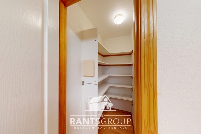 Building Photo - Spacious 3-Bed / 2-Bath Home on 2.5 Private Acres – Cooper Point