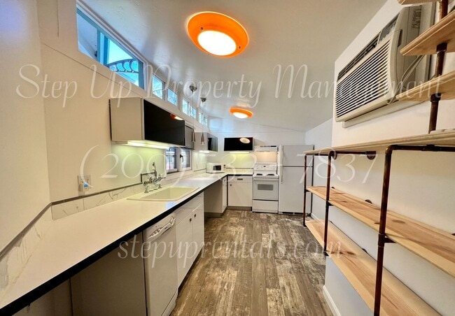 Building Photo - Unique Diamond Find In The Heart Of Historic Downtown Sonora!!!