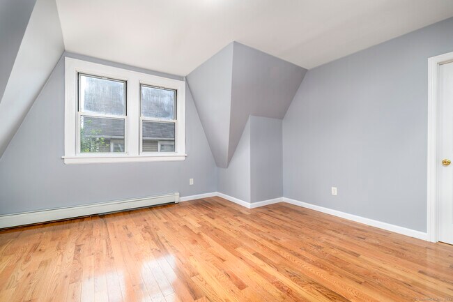 Building Photo - 25 Puritan Ln