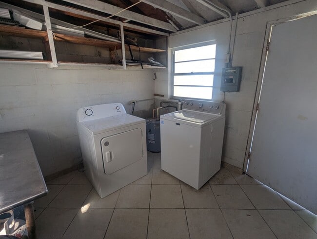 Building Photo - Charming and Spacious 3-Bedroom Home for Rent, furbabies are Welcome!