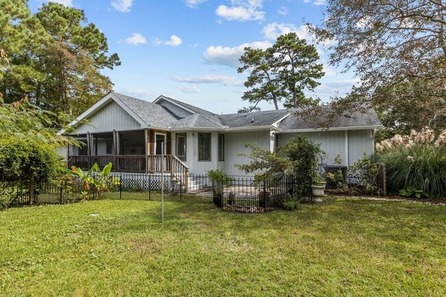 Building Photo - Corner Lot Brandywine Home Available for Long Term Rental