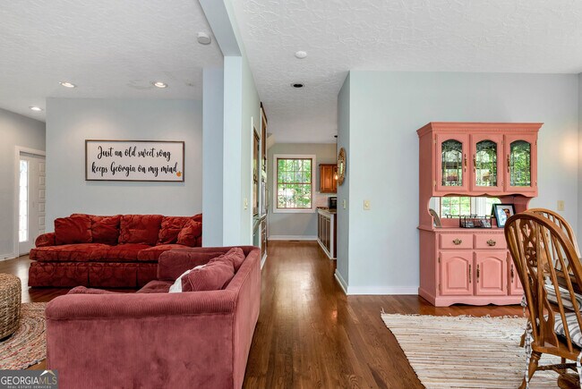 Building Photo - 3978 Pineshore Cir