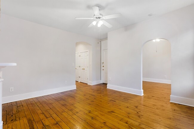 Building Photo - 320 8TH St