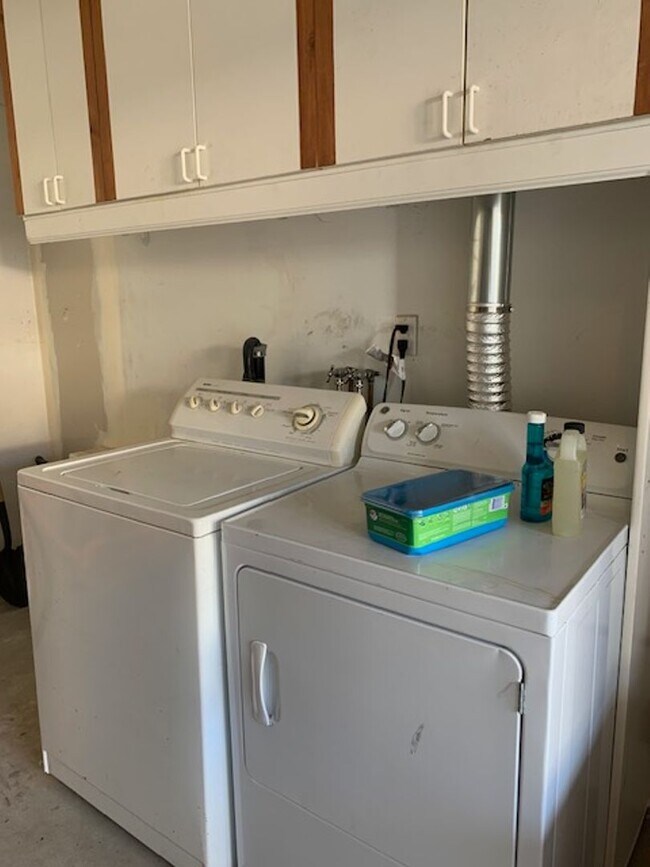 Building Photo - Silverstrand | Oxnard | Newly Renovated 2 Bed + 2 Bath | Office Space!