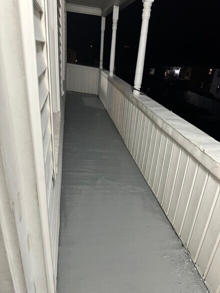 Building Photo - 16 Sabra St