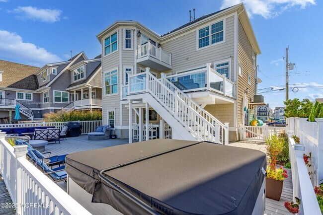 Building Photo - 206 N Lagoon Rd