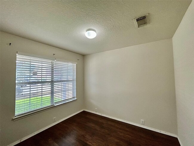 Building Photo - 10623 Sugar Trace Dr