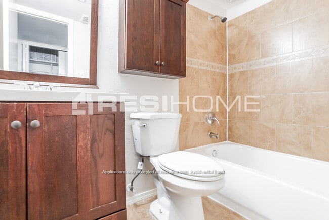 Building Photo - 4525 Larner St