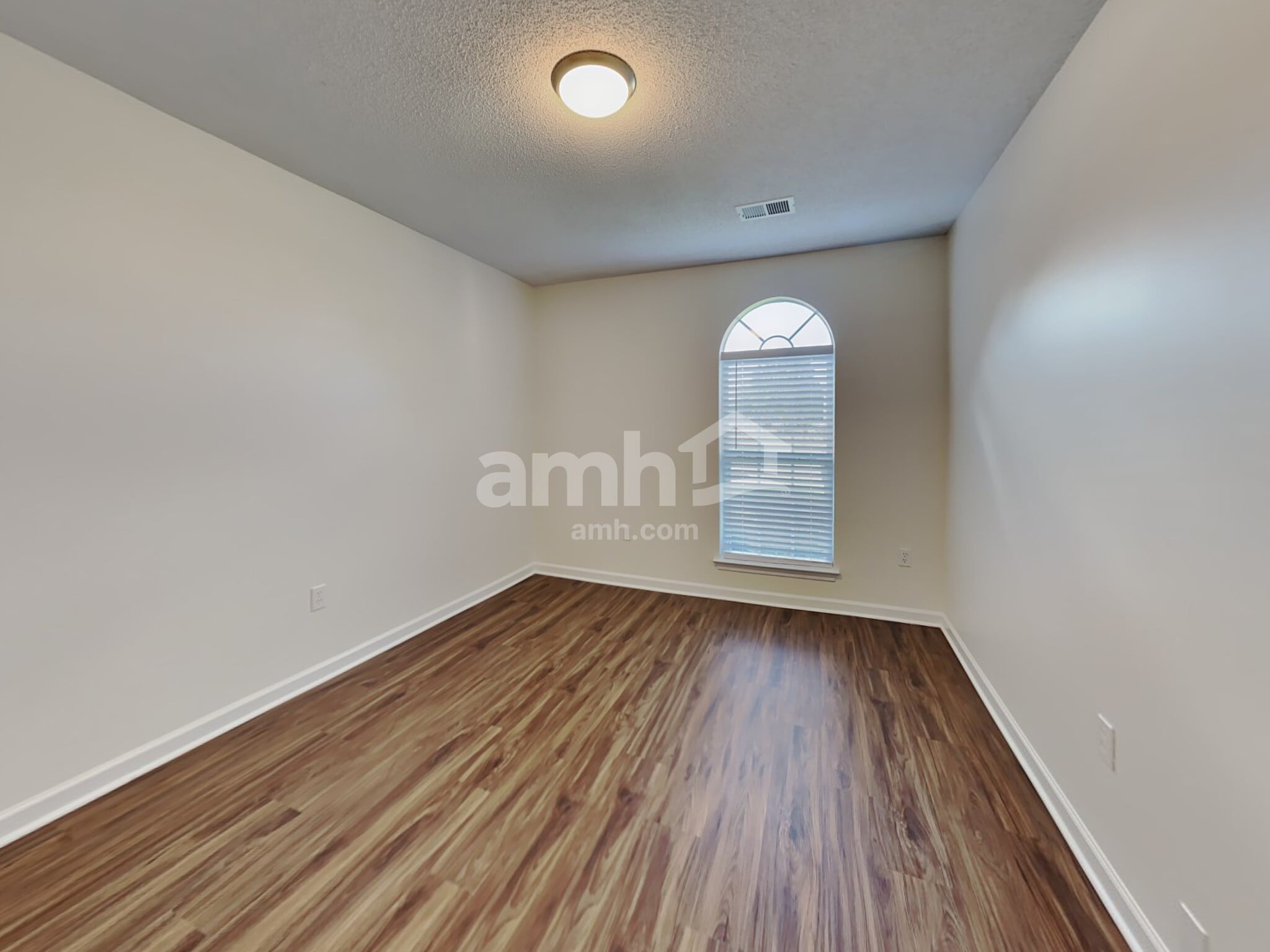 Building Photo - 2605 Hunters Pointe Dr