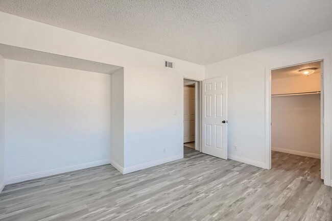 Building Photo - MOVE IN SPECIAL! HALF OFF FIRST MONTH'S RENT - Lovely 2 Bedroom Condo Near the Strip!