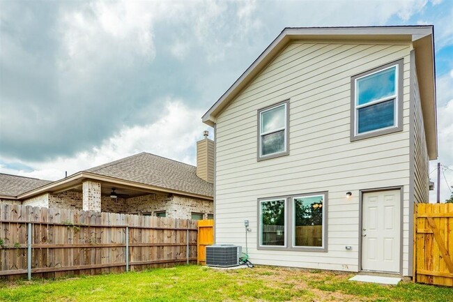 Building Photo - 8909 Judwin St