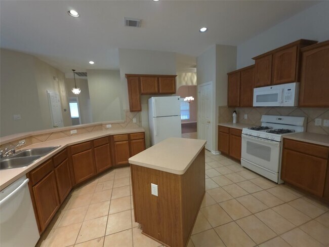 Building Photo - 21219 Willow Glade Dr