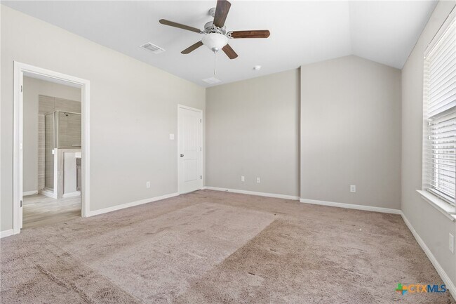 Building Photo - 6117 Verde Dr