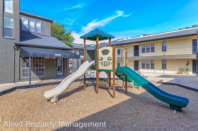 Building Photo - 3327 Willow Creek Dr