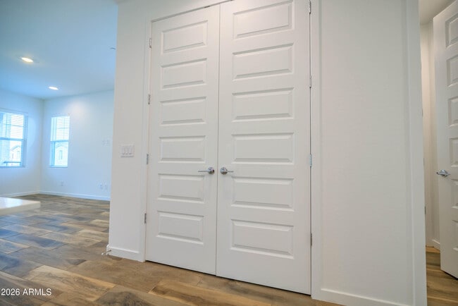 Building Photo - 8149 E Petunia Ave