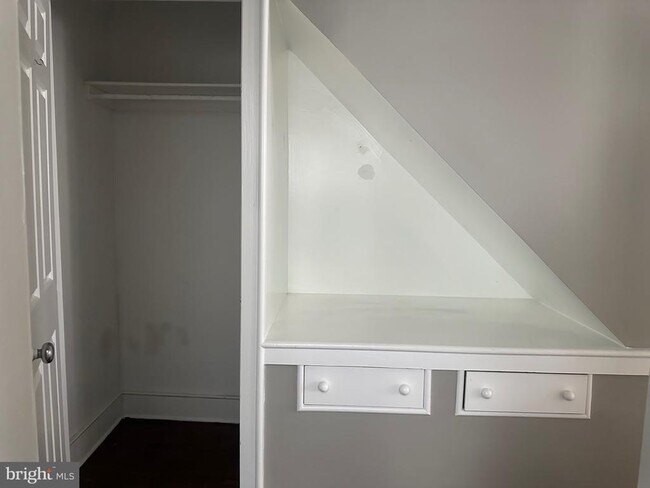 Building Photo - 308 Delancey St