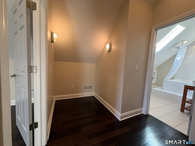 Building Photo - 67 Rockwell Ave