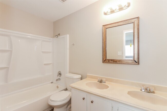 Building Photo - 10531 Mills Walk Dr