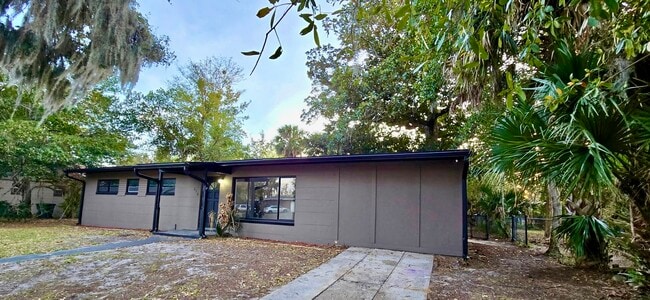 Building Photo - 512 Sandra Ave