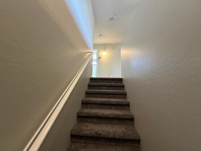Building Photo - 3049 W Santa Cruz Ave
