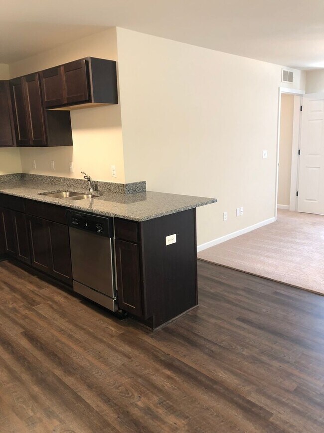 Building Photo - 8253 Promenade Cir