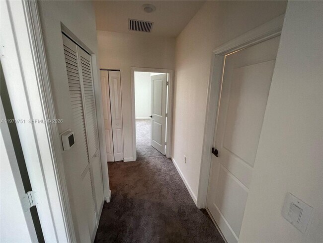 Building Photo - 9960 SW 228th Ln