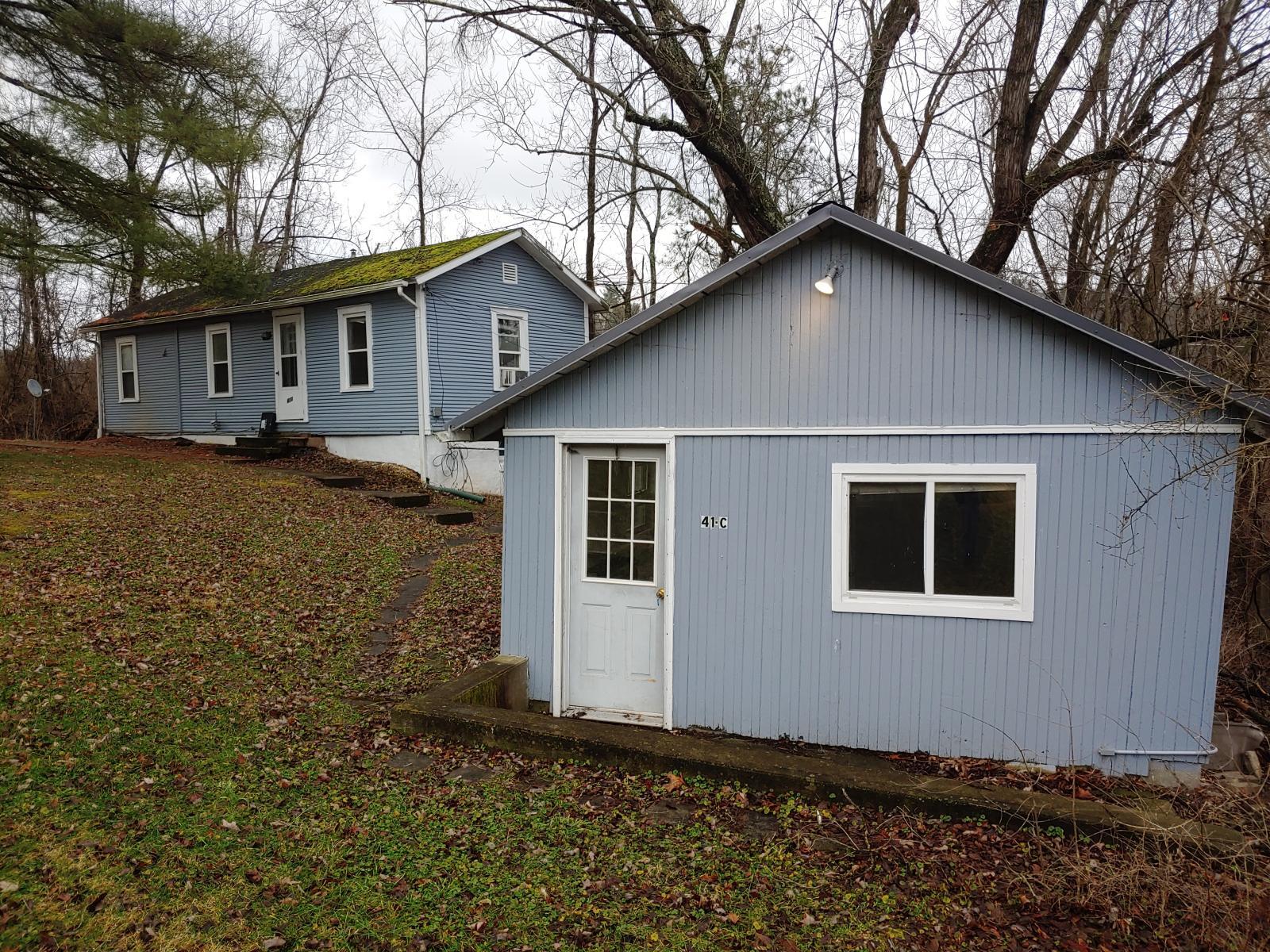 Studio with house in the rear - 41 Hooper St