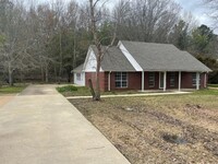 Building Photo - Renovated 4 Bedroom 2 Bath Home for Rent!!