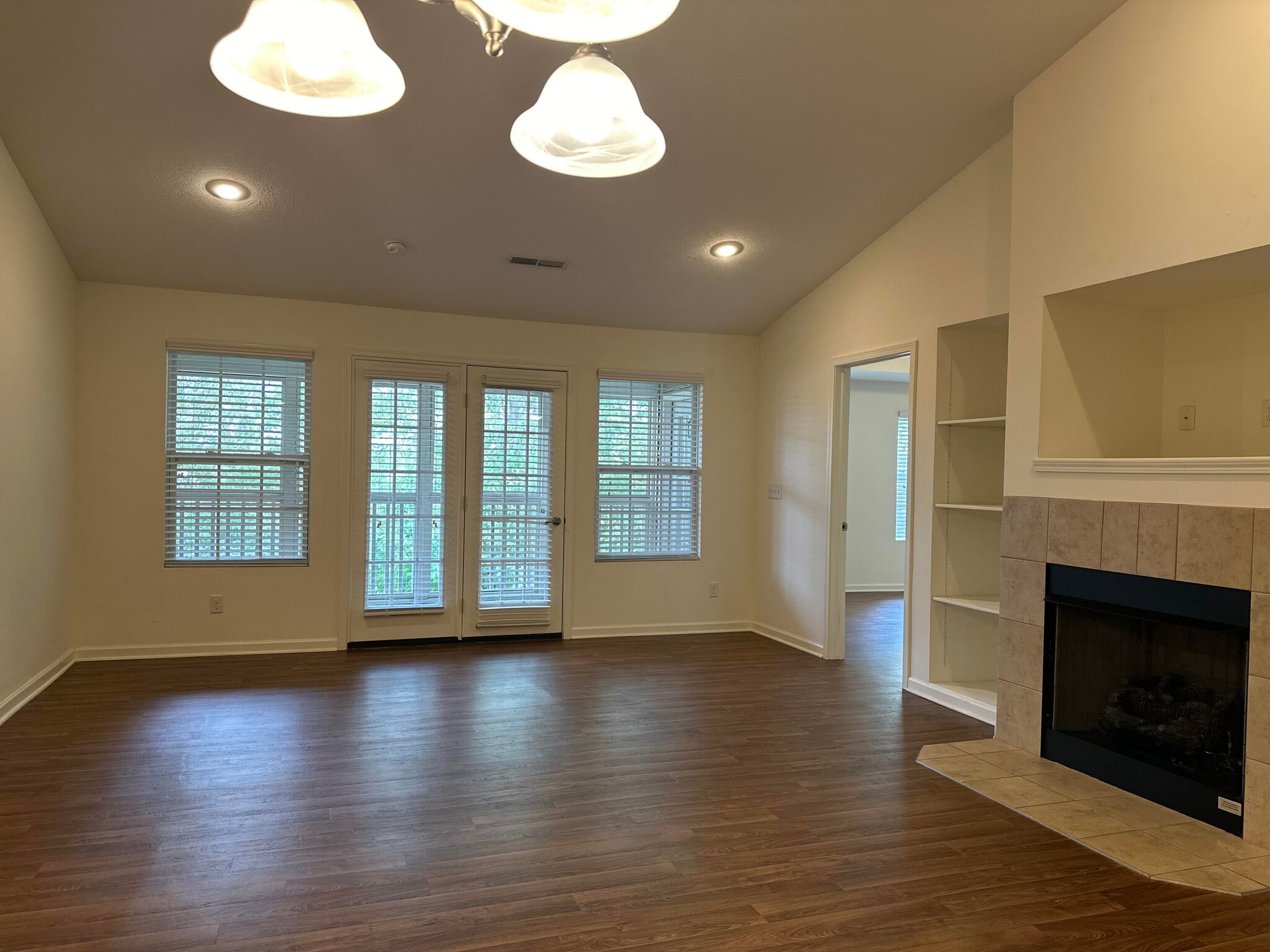 Living Room - 5468 Nottinghamshire Ln