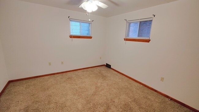 Building Photo - *Recently Updated 1BD/1BA Apartment Available in Brentwood*
