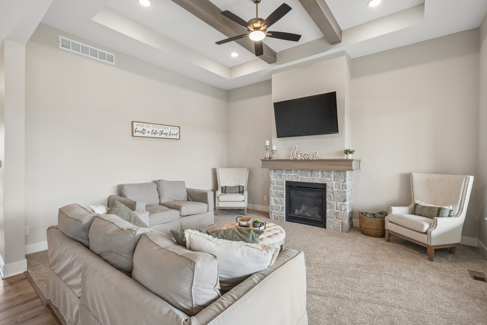 Building Photo - 2105 Timberview Dr