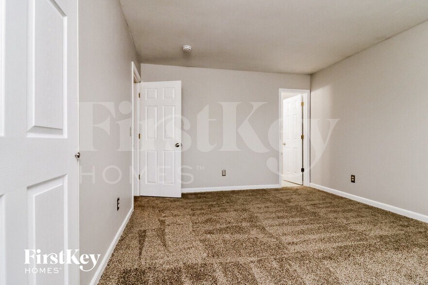 Building Photo - 1411 Ticonderoga Dr