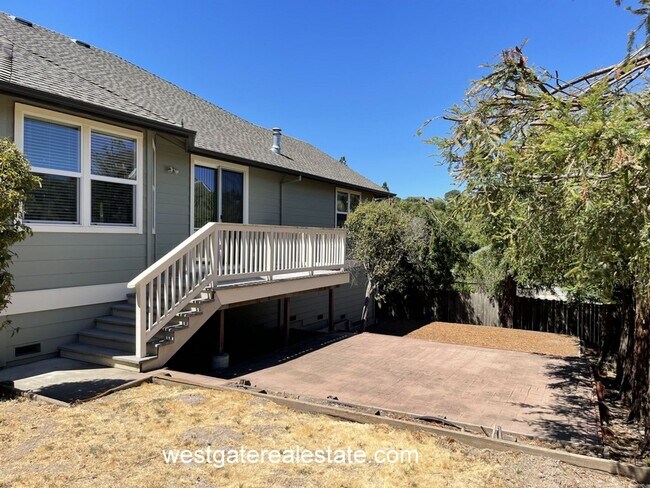 Building Photo - 786 El Paseo Dr