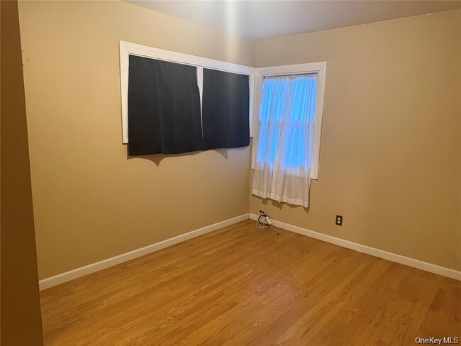 Building Photo - 16 Eileen Ave