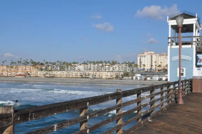 Building Photo - 1413 Shoshone St