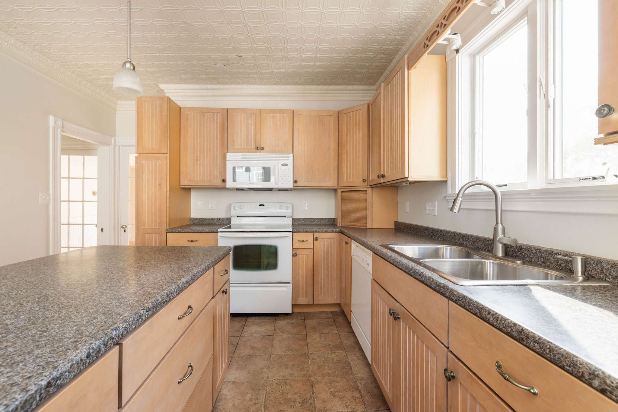 Kitchen - 338 Stevens Avenue
