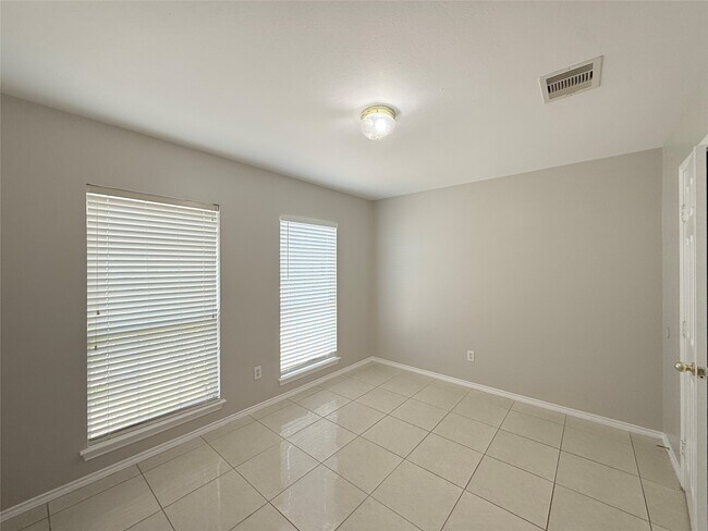 Building Photo - 12818 Magenta Oaks